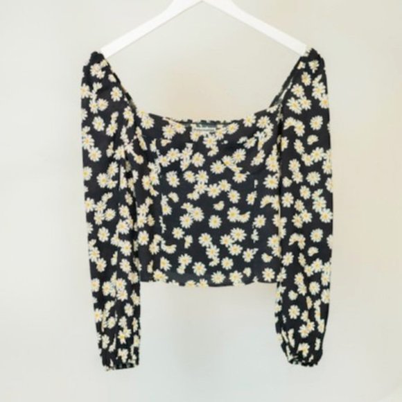*SOLD* Reformation Black Reign Daisy Chain Print Top - Picture 2 of 6